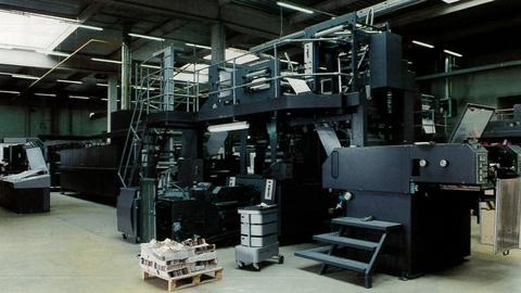 1993 − Première acquisition européenne : l’imprimerie Fécomme, en France.